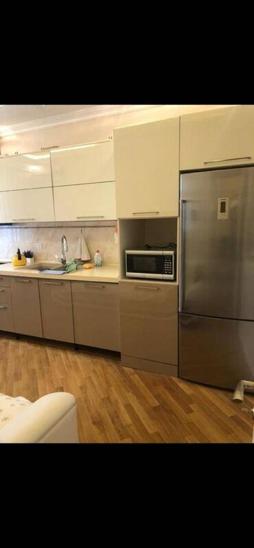 Uzunmüddətli kirayə mənzillər: Nəsimi metrosunun yaxınlığında daxil qosunların baş idarəsinə yaxın 13 — 15