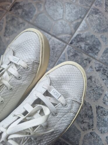Women's Sneakers and athletic shoes: UGG, 37, bоја - Bela — 6