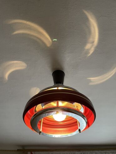 продаю стол трансформер: Потолочный светильник (люстра) с декоративными отражателями