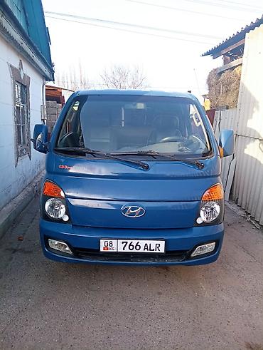 Hyundai Porter II (голубой цвет) — компактный городской грузовик
