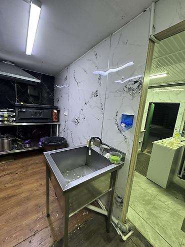 Фастфуд: В связи с закрытием бизнес точки суши продаются кухонные — 1