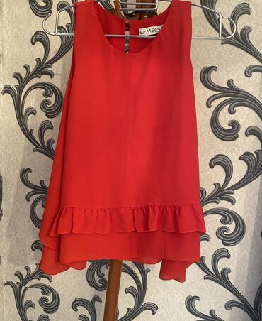 Рубашки и блузы: M (EU 38), L (EU 40), XL (EU 42), цвет - Красный