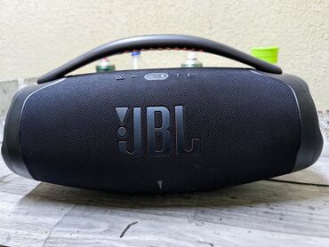 Динамики и музыкальные центры: Продам JBL BOOMBOX 3 Качает очень хорошо Можно брать собой куда угодно
