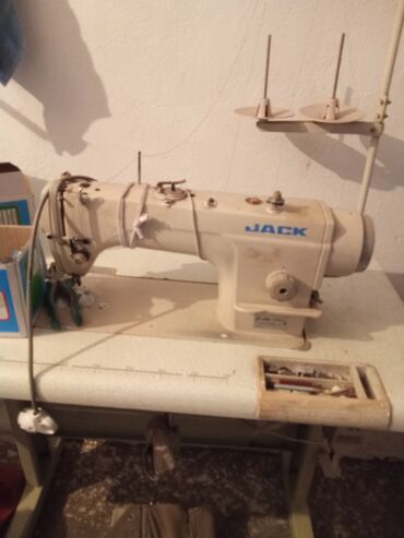 швейная машина 4нитка: Тигүүчү машина Jack, Сайма сайуучу машина