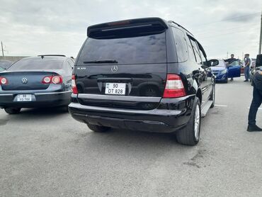 Mercedes-Benz: Mercedes-Benz ML-Class (W163) SUV - Kuzov: qara rəng, 5 qapı — 7