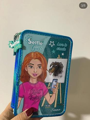 karandaşlar: “Selfie Girls” temalı çoxrəsimli penal/çanta — 1