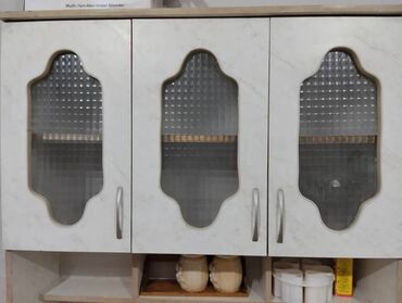 шкаф на кухню: Кухонный гарнитур, цвет - Белый, Б/у