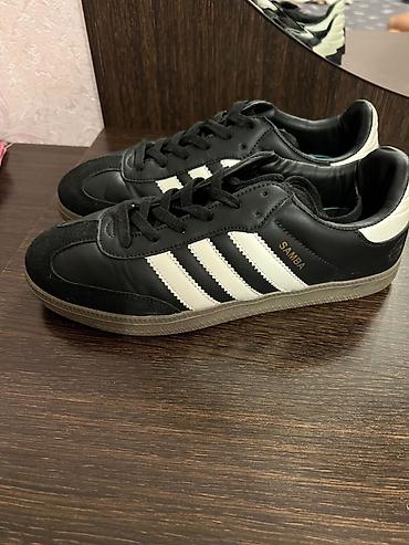 samba ayaqqabı: Adidas Samba kişi idman ayaqqabısı - Rəng: qara üst, ağ zolaqlar və — 3