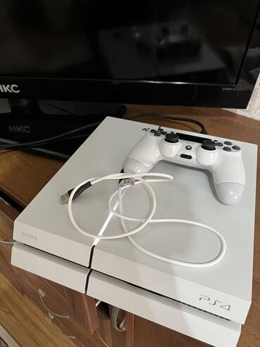 плейстейшен 4 цена бу бишкек: Sony PS4 память 500g . 2 ойуну менен ФИФА 2023 Ассасин . 2 джойстик