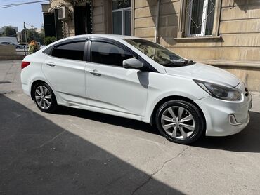 Hyundai: Hyundai Accent: 1.6 l | 2011 il Sedan — 6