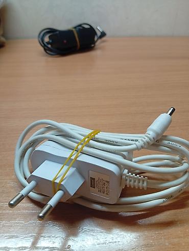 Зарядные устройства: Разные зарядки Особенности и функции: - Физическая кнопка SOS для — 22