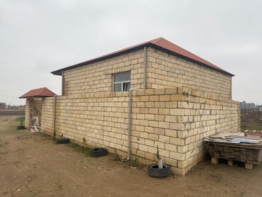 Həyət evləri və villaların satışı: Sahəsi geniş həyətyanı olan daş tikili ev. - Tikinti materialı: bərk — 1