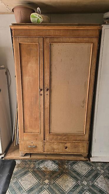 Продаю винтажный шкаф СССР. а:
ширина- 110 смвисота 185 см at lalafo.kg Продаю винтажный шкаф СССР. а:
ширина- 110 смвисота 185 см
