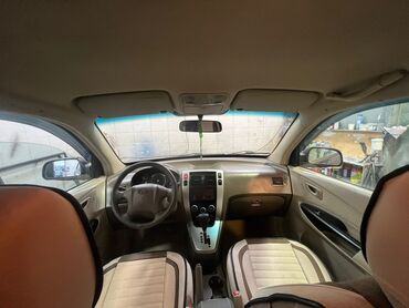 Hyundai: Hyundai Tucson: 2.7 l | 2006 il Krossover — 9