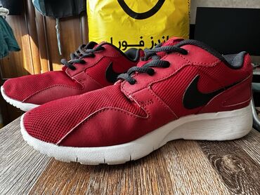 Кроссовки и спортивная обувь: Кроссовки, 36.5, Nike, Б/у, Самовывоз, Платная доставка