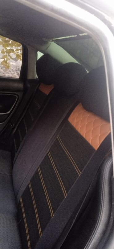 Volkswagen: Volkswagen Passat: 1.8 l | 2001 il Sedan — 2