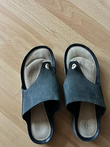 Босоножки, сандалии, шлепанцы: Clarks qadın sandaleti - Model: Clarks rahat slip-on sandal - Rəng — 1