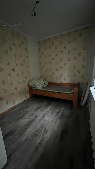 чолпон аиа: 3 комнаты, 49 м², Хрущевка, 1 этаж, Старый ремонт — 3