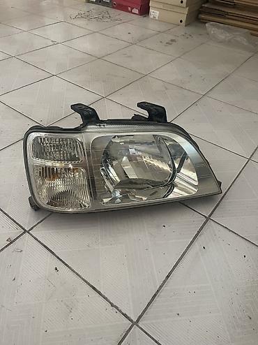 124 2 2: Передняя правая фара Honda Б/у, Оригинал — 1