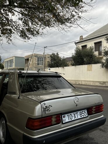 Mercedes-Benz: Mercedes-Benz 190: 2 l | 1991 il Sedan — 4