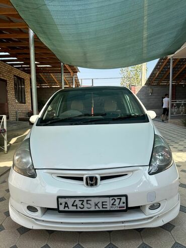 радиатор на опель вектра б: Honda Fit, белый хэтчбек 5 дверей. Кузов и экстерьер: -