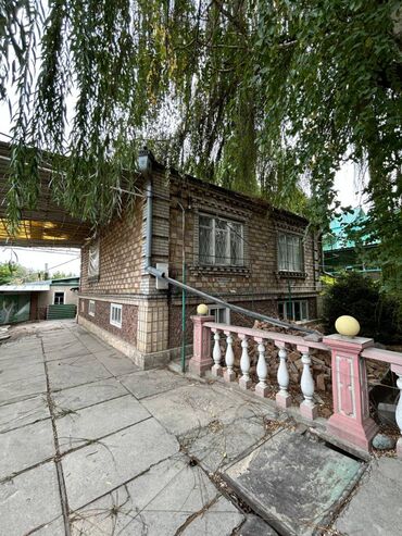 снять дом на день: 140 м², 5 комнат, Забор, огорожен, Парковка, Подвал, погреб