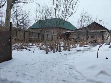 продаю дом в киргизии 1: 5 м², 4 комнаты, Старый ремонт Без мебели