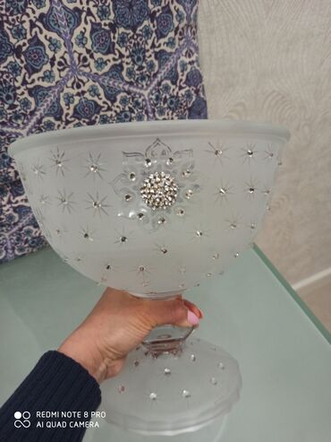 Vazalar: Vaza, meyvelik. Tezedir . Cox gozeldir, yeterince boyukdur, nisbeten — 6