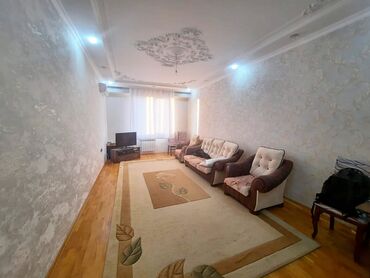 qara qarayevde satilan 3 otaqli evler: 3 комнаты, Новостройка, м. Гара Гараев, 110 м²