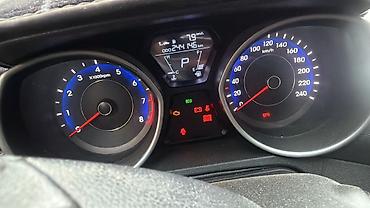 sprinter 4 4: Hyundai Avante: 2012 г., 1.6 л, Автомат, Бензин, Седан — 3