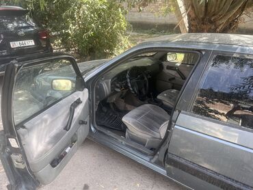 печка гольф 2: Автомобиль Volkswagen Passat B3 серого цвета, седан. Оснащен люком на