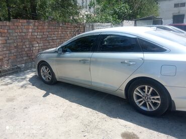 соната цена: Автомобиль Hyundai Sonata в кузове седан, выполненный в серебристом
