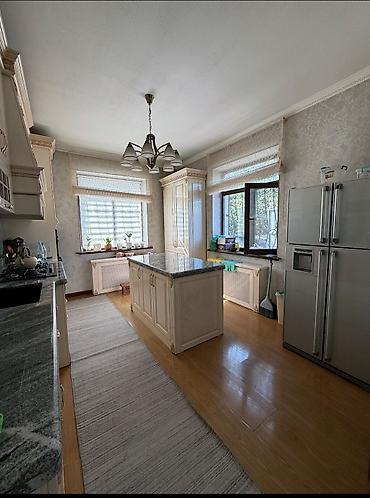 Продажа коттеджей и домов: 🏠 Срочно!!! Продается 3 уровневый дом рядом с центром. 📍 Район — 3