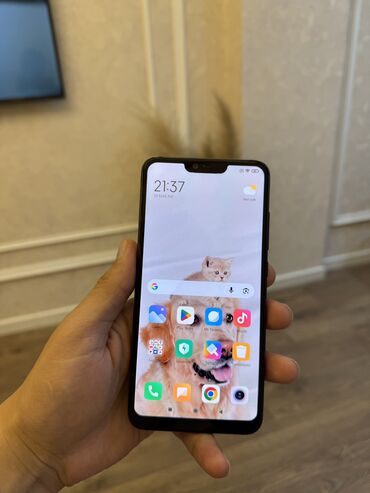 Mikrofonlar: Xiaomi Mi 8 Lite smartfon - Ekran: 6.26" Full HD+ IPS, notch dizaynı