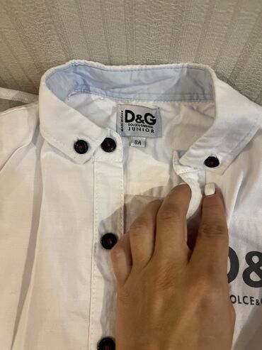 Köynəklər: Rubashkalar,ag ve mavi, next ve dolce,3-5 yasha,heresi 10 m.Dolce — 4