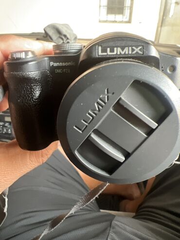 обьектив сони: Тип камеры: компактная матрица: 7.38 МП, 1/2.5" система стабилизатора