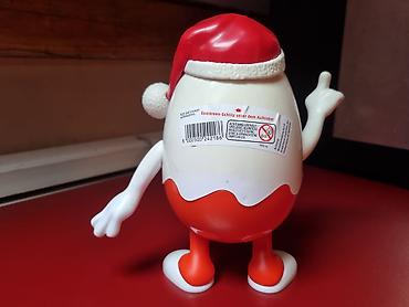 vaza: KINDER kasica – figurica u obliku Kinder jajeta sa božićnom kapom - — 2