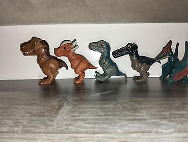 oyuncaq tir: Dino fiqurları dəsti - 5 ədəd plastik dino fiquru: T‑Rex, zirehli — 1