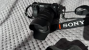 Беззеркальная камера Sony α6500 с объективом Sony E 18–135 мм