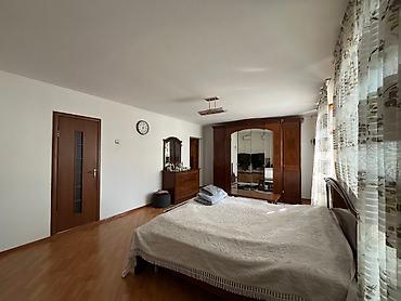 Продажа коттеджей и домов: Продается 2х этажный особняк из 10комнат 330м2, по ул. Шаумяна, на — 12