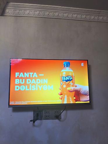divarda televizor yeri: Divar üçün montaj edilmiş LED televizor - Ekran: təxminən 43–50 düym — 3