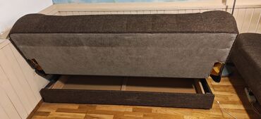 Sofe i kaučevi: Kauc (lezaj) klik-klak sistem sa makazama. Braon boja. U perfektnom — 7