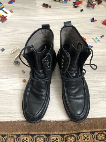 черная обувь: Carlo Pasolini оригинал натуральная кожа. Качество на 5. 42 размер,на