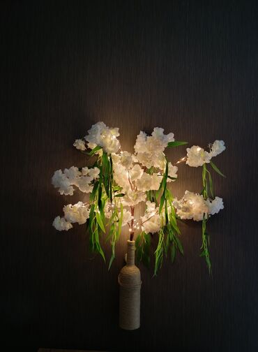 ваз фары: Нежная декоративная сакура с функцией светильника и подставкой ручной