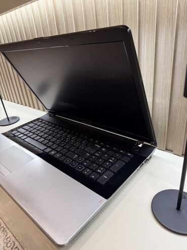 Комплектующие для ПК и ноутбуков: Samsung, 17 ", Intel Core i7, 128 ГБ