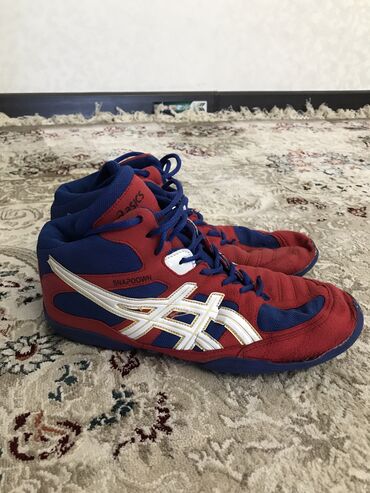 заказать футбольные перчатки: Продаю борцовки для борьбы ASICS в нормальном состоянии размер 41-42