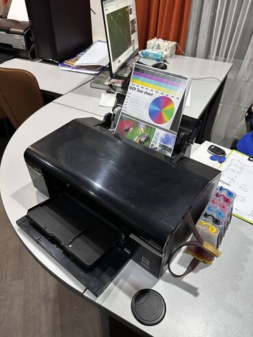 сублимационная принтер: Продаю принтер 
Epson Stylus Photo P50
6 цветный 
Все работает отлично