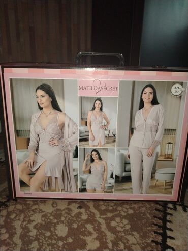 Pencəklər: MATILDASECRET brendinə məxsus qadın pijama dəsti. Dəstə pijama, şort