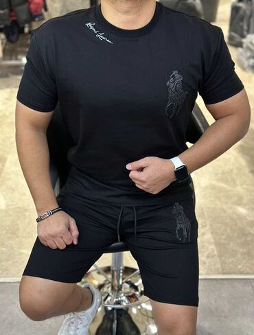 Trenerke: 06. Ovi kompleti majica šorc su 
4390 din 
s do 2xl — 18