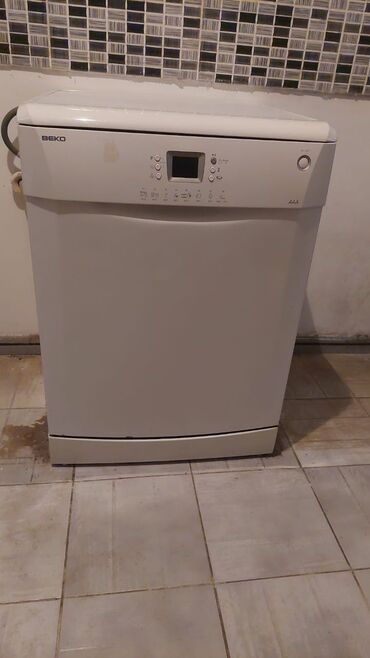 islenmis samovar: Qabyuyan maşi̇n sati̇li̇r beko fi̇rmasi̇di̇ yaxşi̇ vəzyətdədi̇r